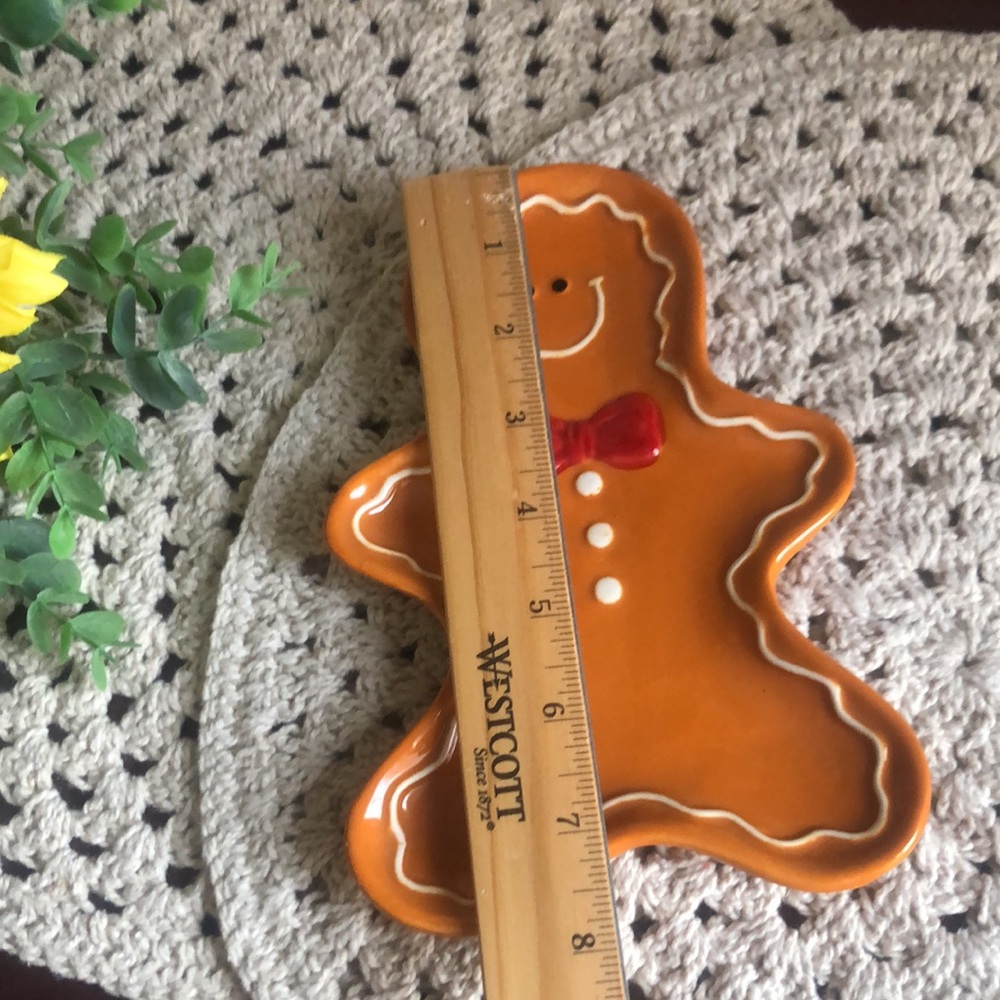 Gingerbread Man Holiday Spoon Rest - Picture 3 of 5